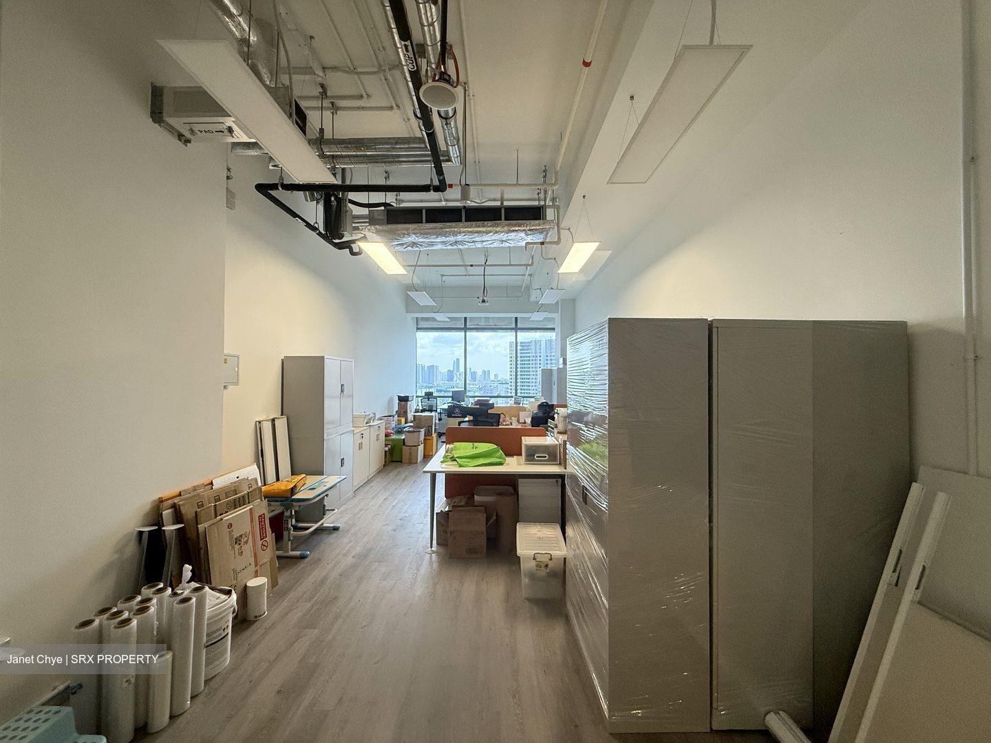 Woods Square (D25), Office #500491361